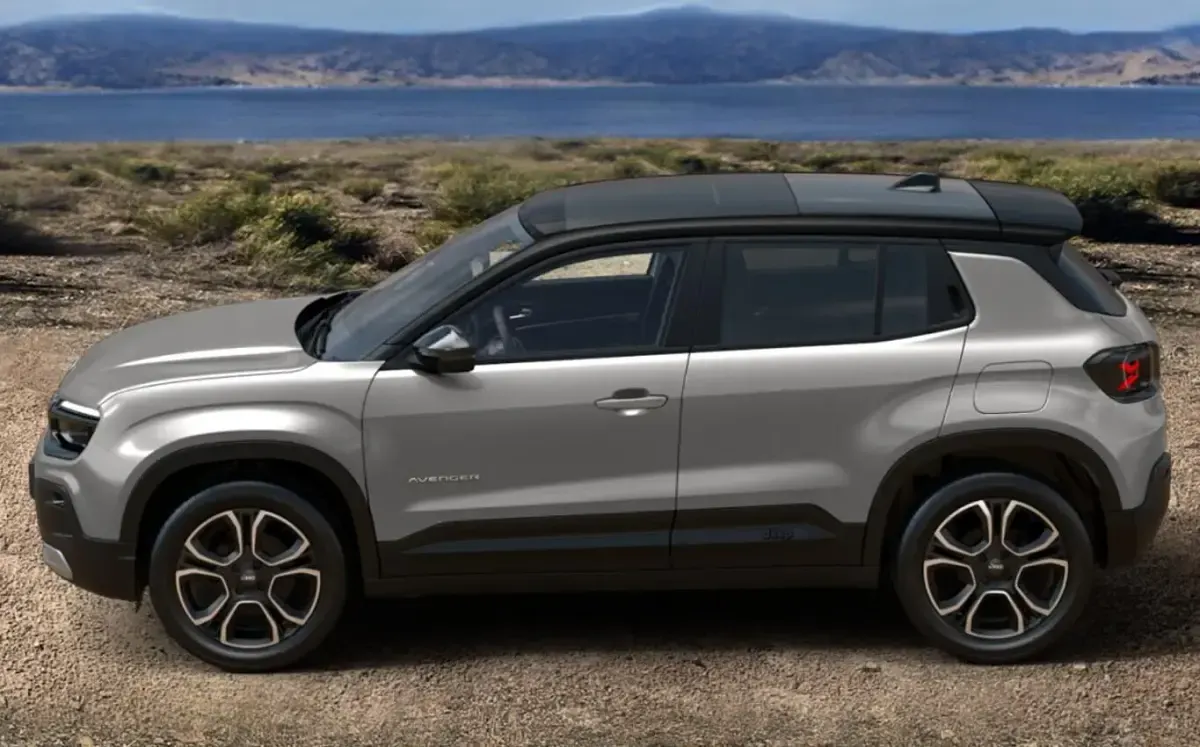 Neu Jeep Avenger Altitude 110 PS (80 kW) 2026 Stone grey metallic / dach volca SUV