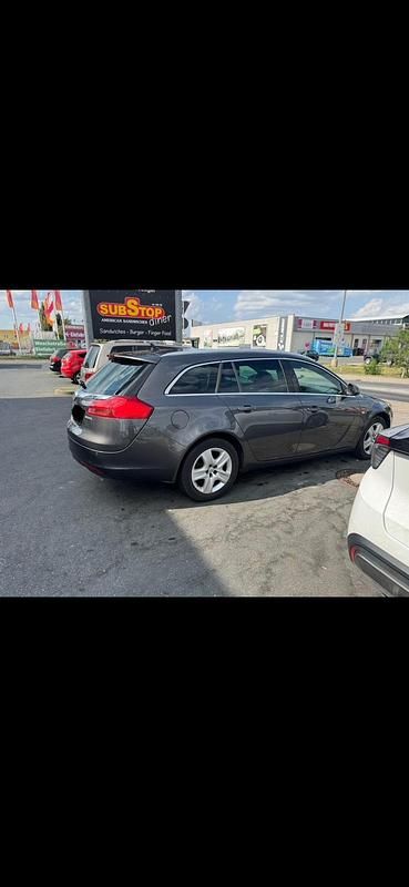 Gebraucht Opel Insignia 131 PS (96 kW) 2011 Grau Kombi