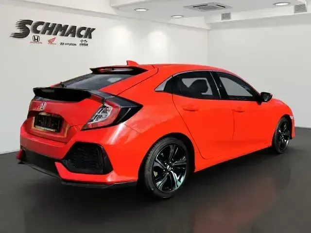 Gebraucht Honda Civic Elegance 129 PS (94 kW) 2018 Rot Limousine