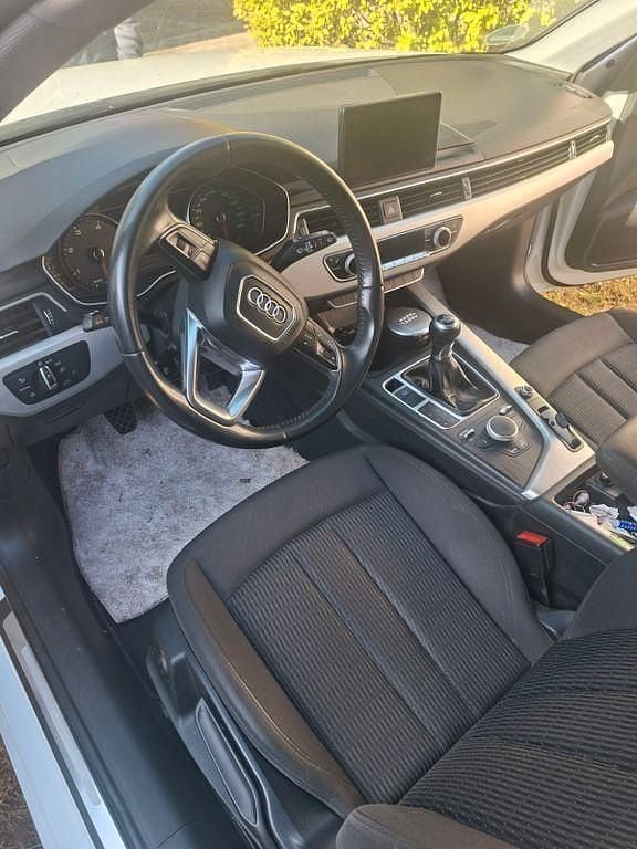 Second-hand Audi A4 150 CP (110 kW) 2018 Alb Break
