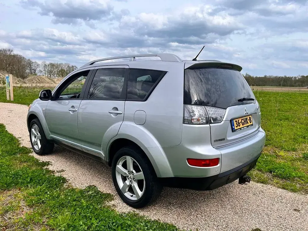 Gebraucht Mitsubishi Outlander Invite 170 PS (125 kW) 2008 Grau SUV