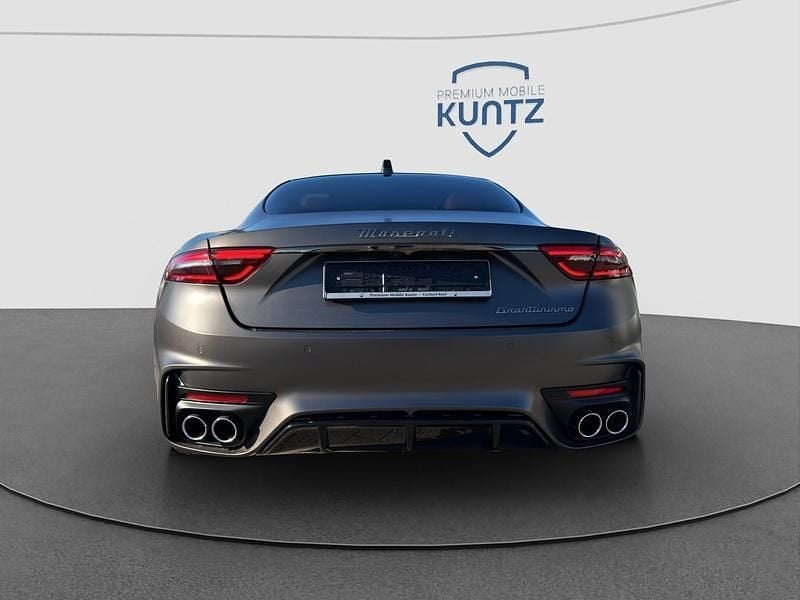 Neu Maserati Granturismo 551 PS (405 kW) 2025 Grigio maratea matte Coupé
