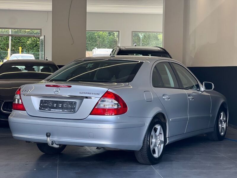 Gebraucht Mercedes E200 184 PS (135 kW) 2007 Silber Limousine