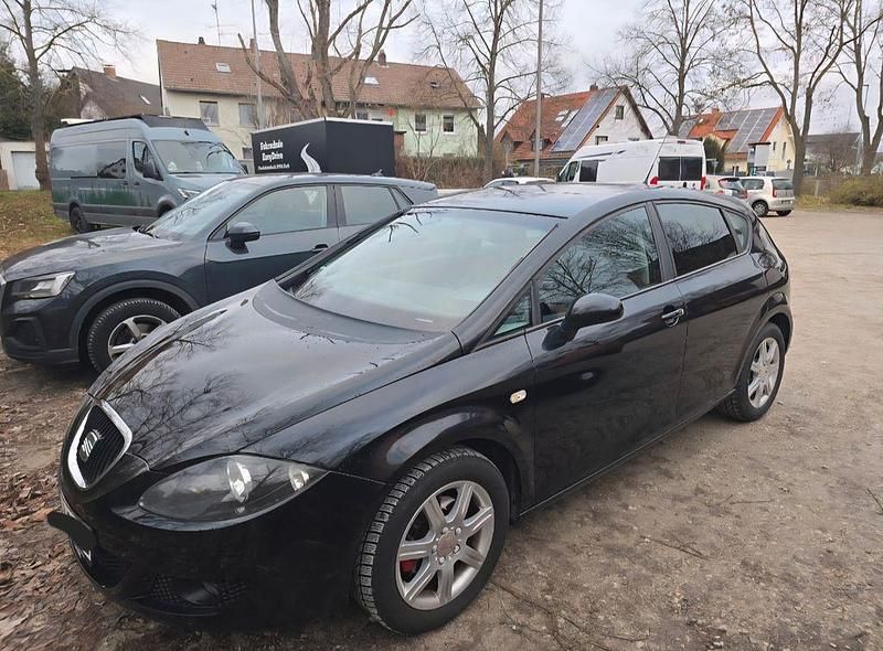 Schwarz Gebraucht 2007 Seat Leon Stylance Limousine | 2.800 € (Fairer Preis) - Bild 1/4