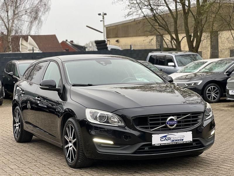 Gebraucht Volvo V60 Business Edition 150 PS (110 kW) 2016 Schwarz Kombi
