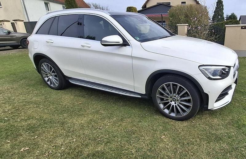 Gebraucht Mercedes GLC300 245 PS (180 kW) 2019 Weiß SUV