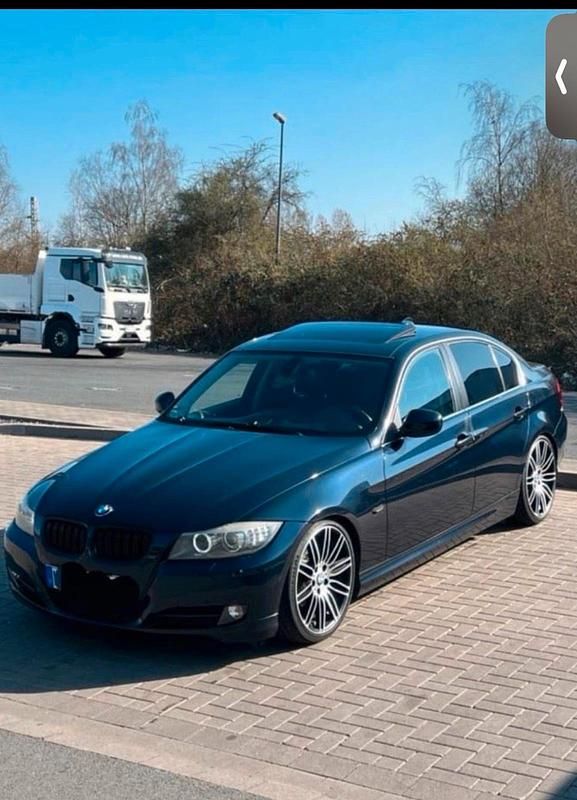 Gebraucht BMW 325 218 PS (160 kW) 2009 Blau Limousine