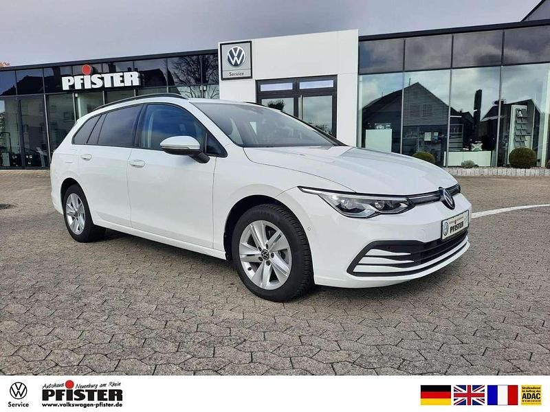 Weiß Gebraucht 2023 VW Golf VIII Life Kombi | 23.490 € (Etwas zu teuer) - Bild 1/4
