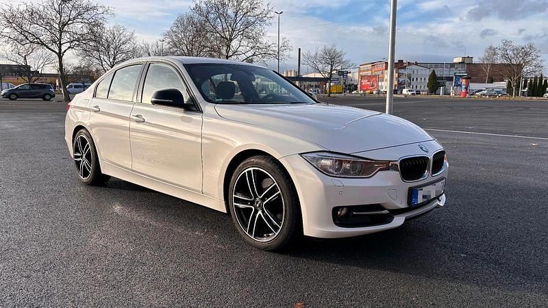Gebraucht BMW 328 Sport Line 245 PS (180 kW) 2012 Weiß Limousine