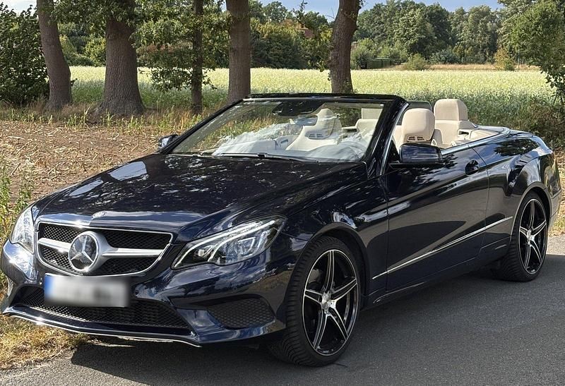 Blau Gebraucht 2015 Mercedes E250 Cabrio | 29.999 € (Etwas zu teuer) - Bild 1/4