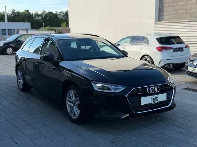 Gebraucht Audi A4 Basis 204 PS (150 kW) 2023 Schwarz Kombi