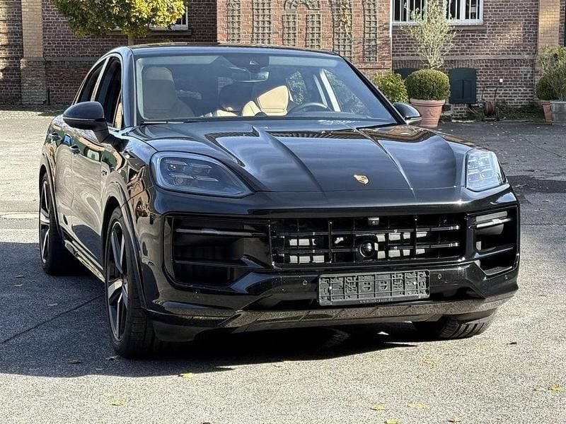 Gebraucht Porsche Cayenne 354 PS (260 kW) 2025 Schwarz SUV