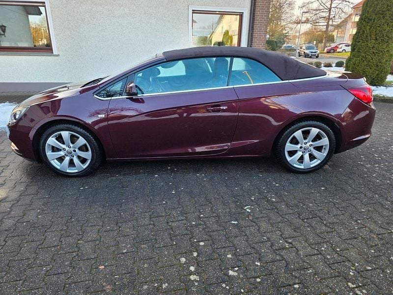 Gebraucht Opel Cascada Innovation 165 PS (121 kW) 2013 Rot Cabrio