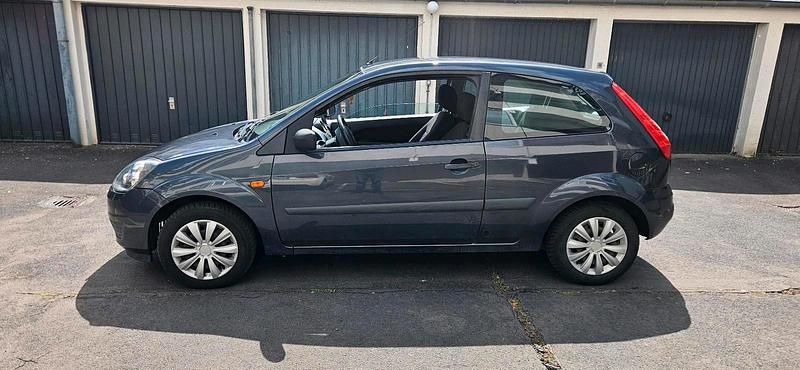 Gebraucht Ford Fiesta 80 PS (58 kW) 2006 Grau Kleinwagen