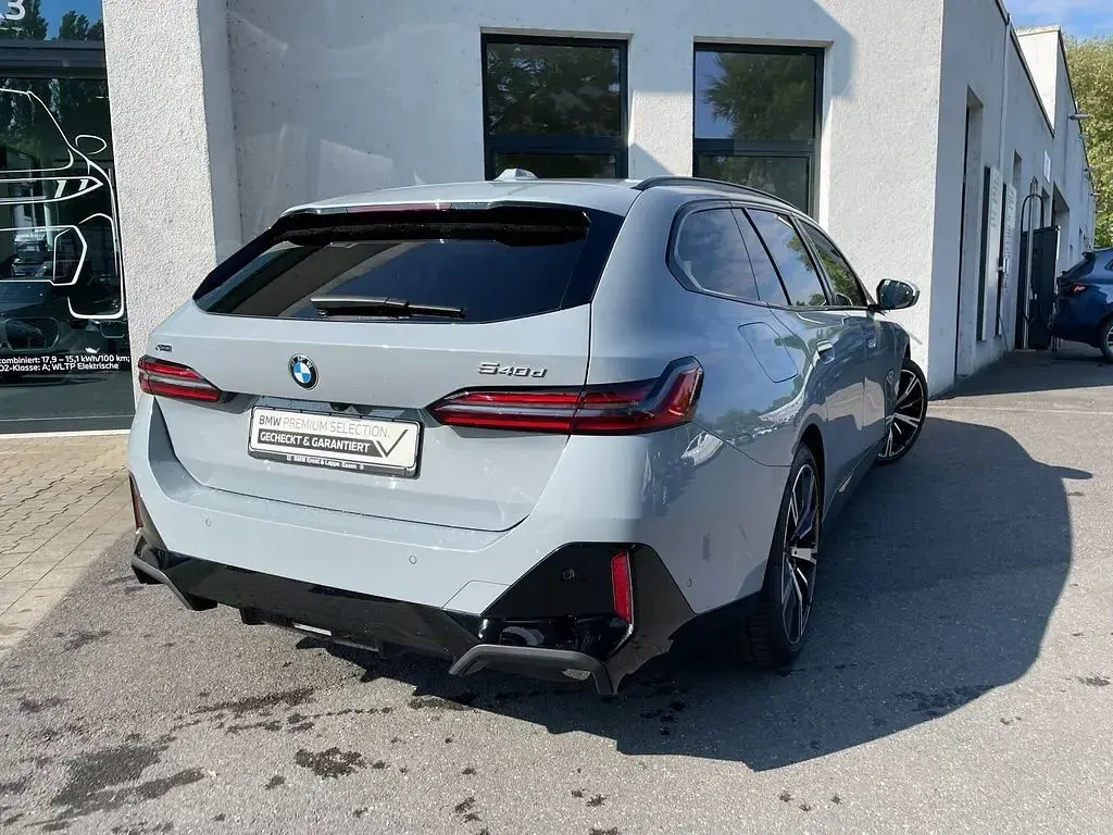 Gebraucht BMW 540 M Sport 303 PS (222 kW) 2025 Brooklyn grau Kombi