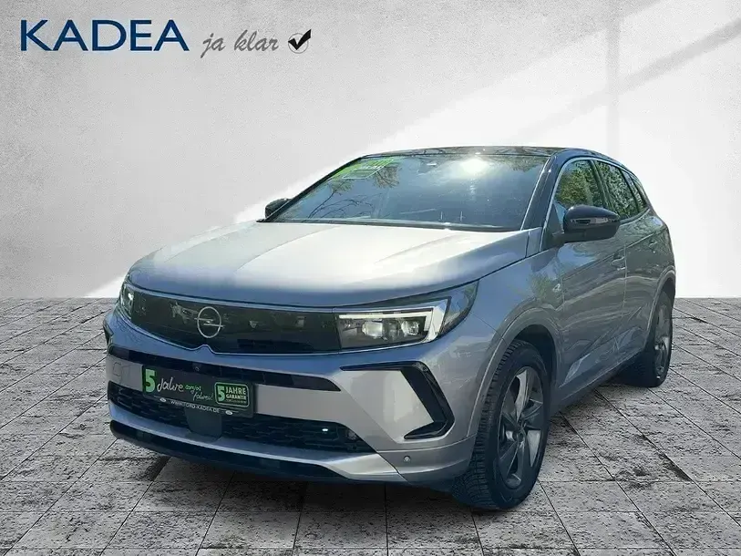 Gebraucht Opel Grandland X Elegance 131 PS (96 kW) 2023 Quarz silber/kontrast grau SUV