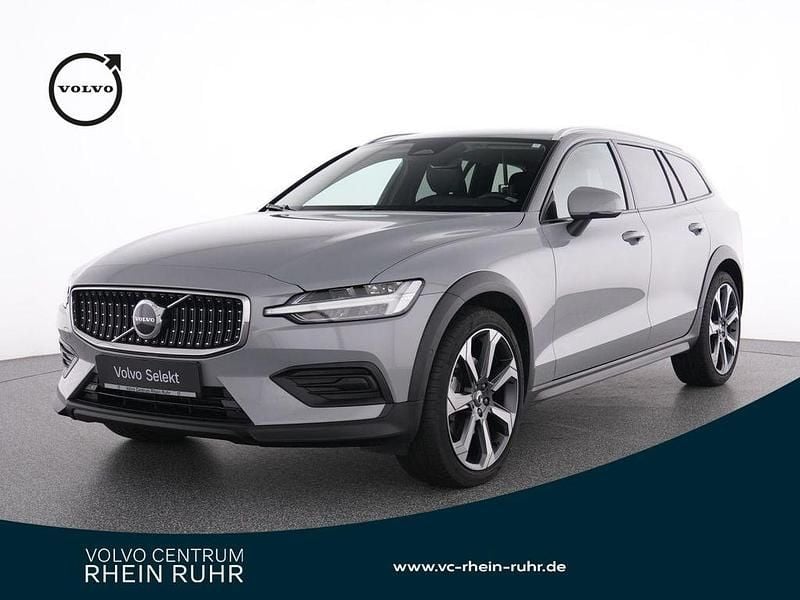 Grau Gebraucht 2023 Volvo V60 CC Plus Kombi | 35.650 € (Guter Preis) - Bild 1/4