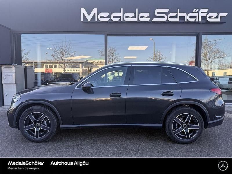 Gebraucht Mercedes GLC220 AMG line 197 PS (144 kW) 2026 Lack graphitgrau SUV