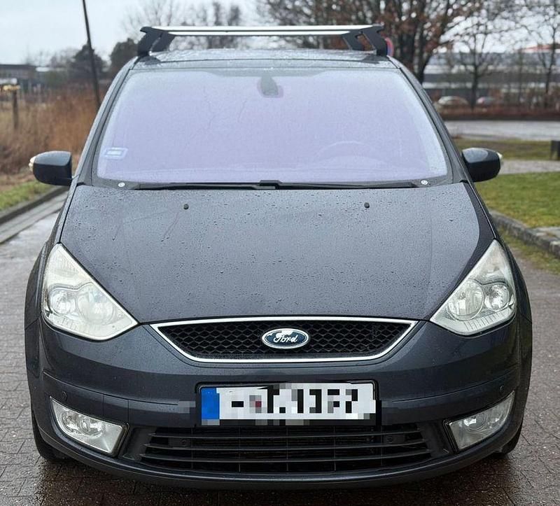 Gebraucht Ford S-MAX Business Edition 160 PS (117 kW) 2009 Grau Van / Kleinbus