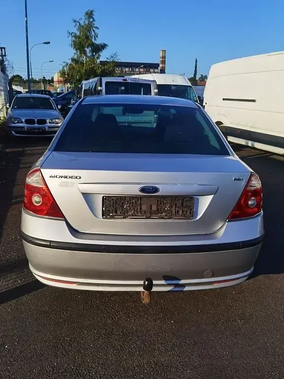 Gebraucht Ford Mondeo 125 PS (91 kW) 2005 Silber Limousine