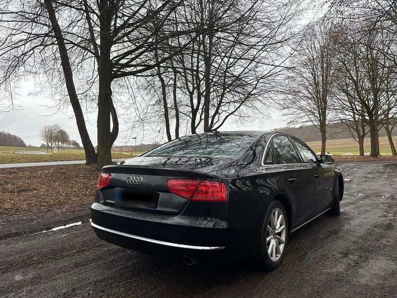 Second-hand Audi A8 351 CP (258 kW) 2011 Berlinǎ