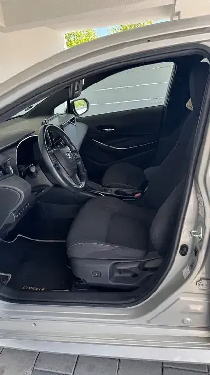 Gebraucht Toyota Corolla Club 122 PS (89 kW) 2019 Silber Limousine