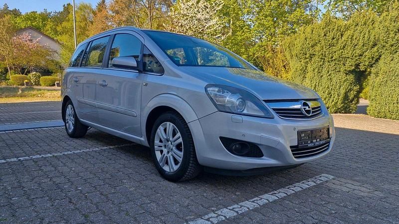 Gebraucht Opel Zafira Innovation 150 PS (110 kW) 2009 Silber Van / Kleinbus