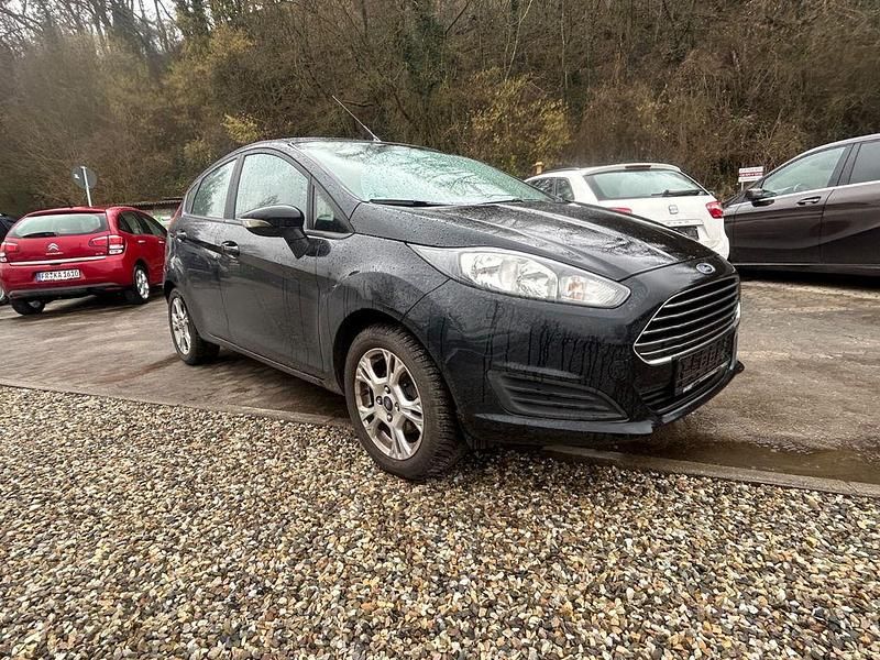 Gebraucht Ford Fiesta Trend 101 PS (74 kW) 2013 Schwarz Kleinwagen