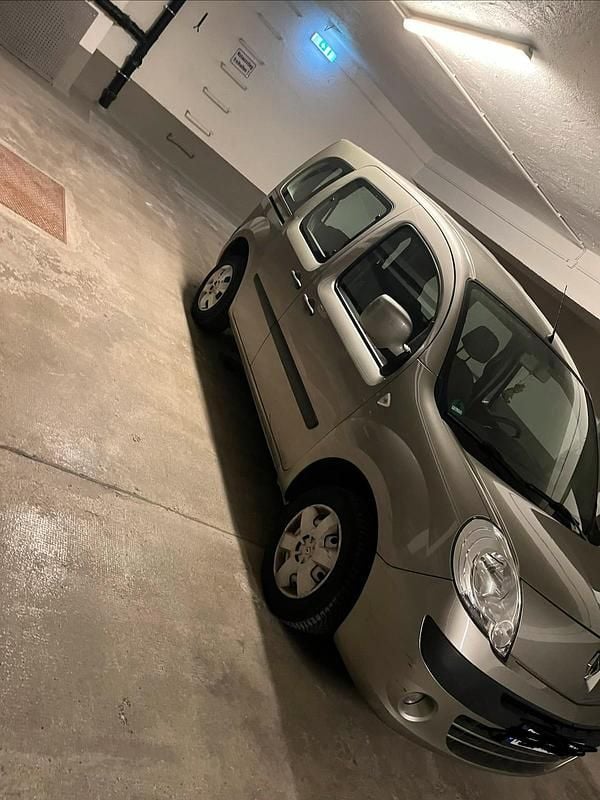 Gebraucht Renault Kangoo 90 PS (66 kW) 2010 Grau Limousine
