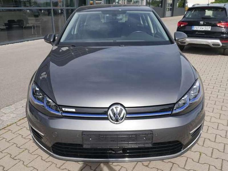 Gebraucht VW e-Golf 100 kW (136 PS) 2019 Indiumgrau metallic Kleinwagen