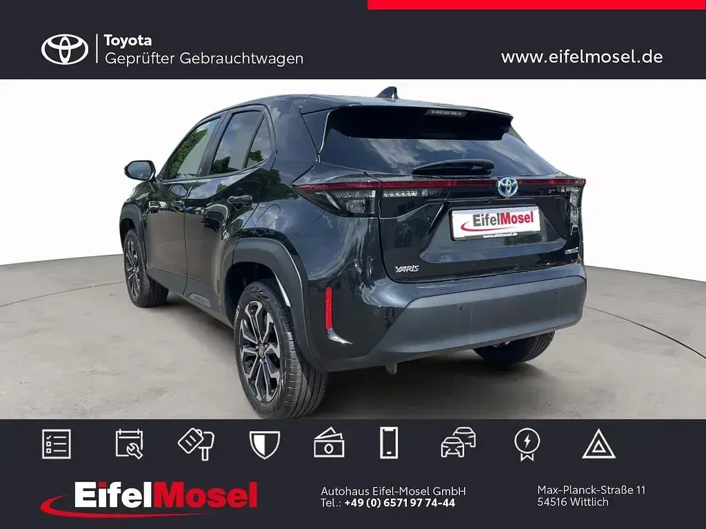 Gebraucht Toyota Yaris Connect Style 116 PS (85 kW) 2024 Schwarz Kleinwagen
