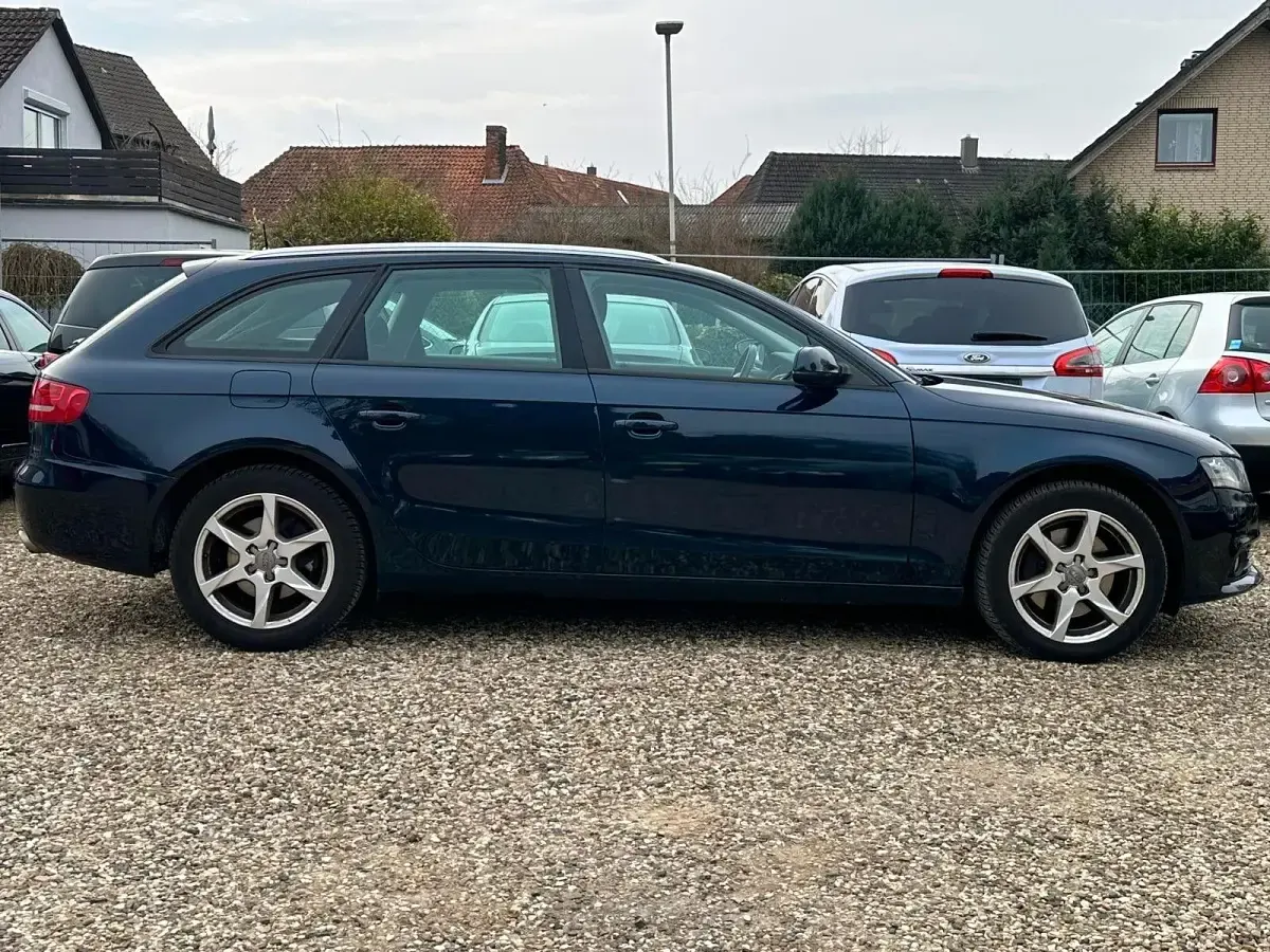 Gebraucht Audi A4 Ambition 190 PS (139 kW) 2011 Blau Kombi