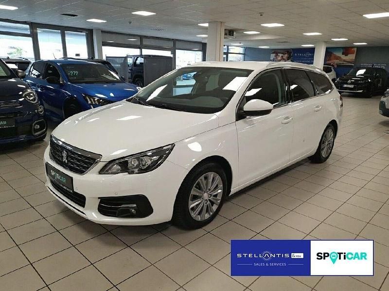 Weiß Gebraucht 2021 Peugeot 308 Allure Kombi | 19.470 € (Etwas zu teuer) - Bild 1/4