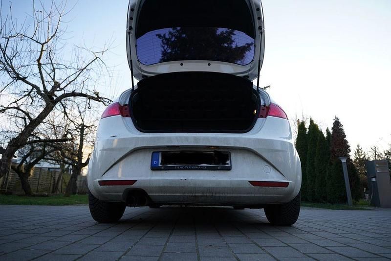 Gebraucht Seat Leon Style 125 PS (91 kW) 2011 Weiß Kleinwagen