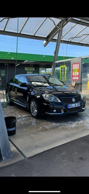 Gebraucht 2011 Suzuki Kizashi Sport Limousine | 11.000 € (Etwas zu teuer) - Bild 1/4