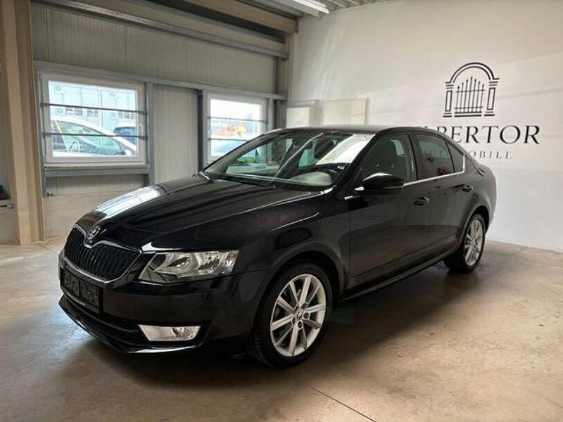Gebraucht Skoda Octavia Elegance 140 PS (102 kW) 2014 Schwarz Kleinwagen