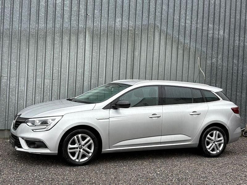 Grau Gebraucht 2020 Renault Mégane IV Limousine | 7.900 € (Fairer Preis) - Bild 1/4