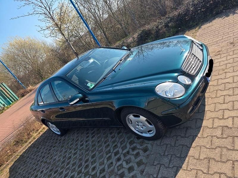 Gebraucht Mercedes E220 150 PS (110 kW) 2005 Grün Limousine