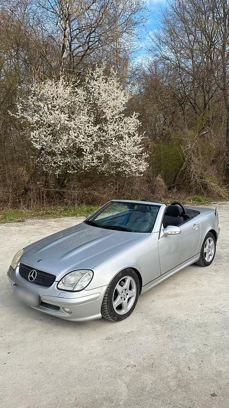Gebraucht Mercedes SLK230 197 PS (144 kW) 2002 Silber Cabrio