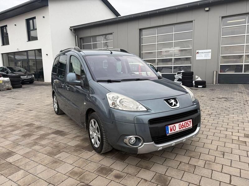 Gebraucht Peugeot Partner Tepee Premium 109 PS (80 kW) 2009 Grau Van / Kleinbus