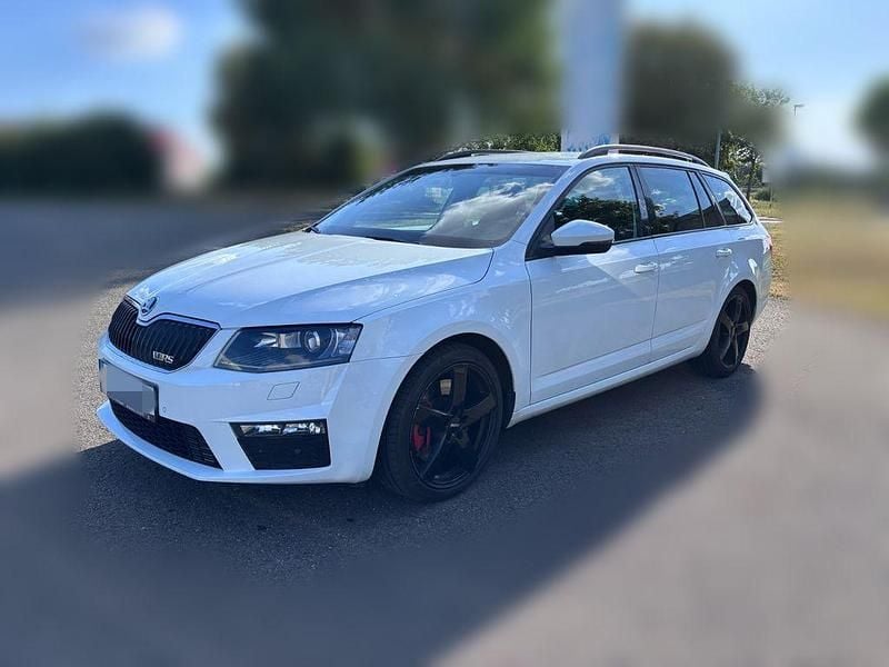 Weiß Gebraucht 2015 Skoda Octavia RS Kleinwagen | 8.799 € (Superpreis) - Bild 1/4
