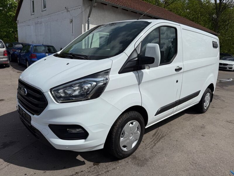Weiß Gebraucht 2018 Ford Transit Custom Trend Van / Kleinbus | 9.990 € - Bild 1/4