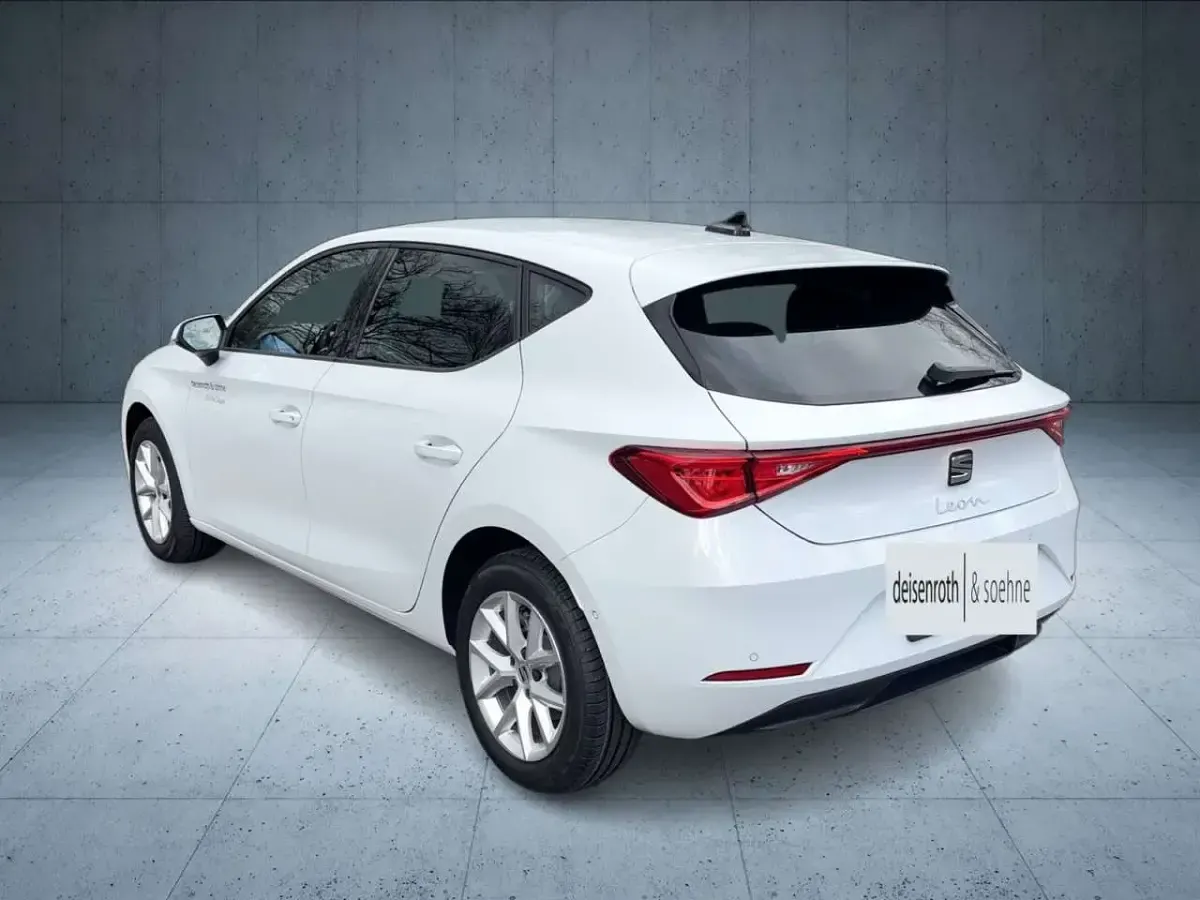 Occasion Seat Leon 150 ch (110 kW) 2026 Blanc Berline