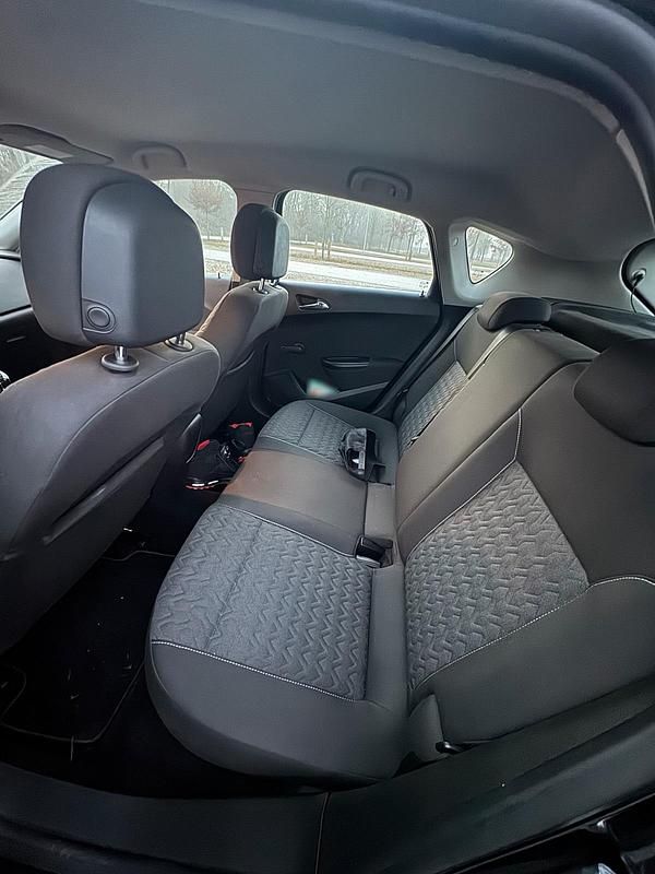 Gebraucht Opel Astra 110 PS (80 kW) 2013 Schwarz Limousine