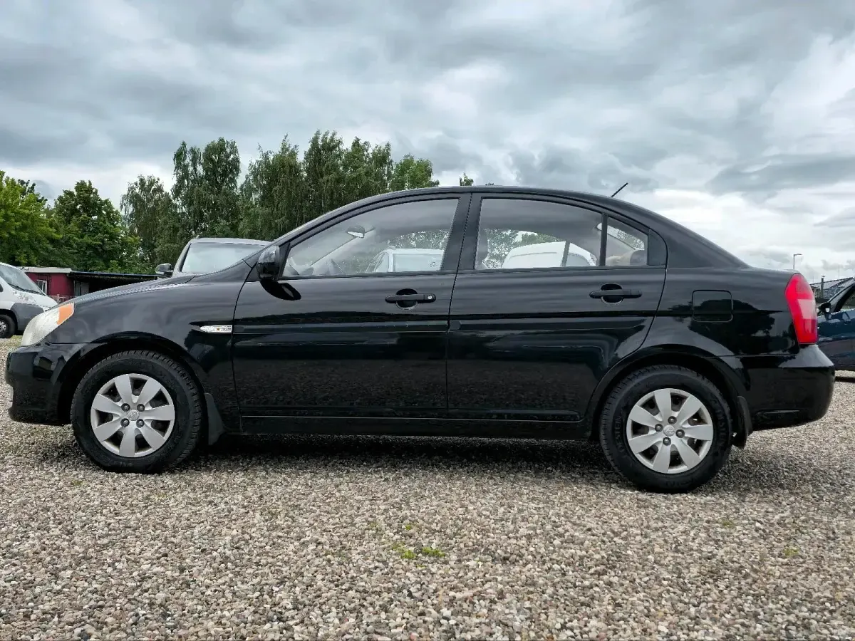 Gebraucht Hyundai Accent 96 PS (70 kW) 2009 Schwarz Limousine