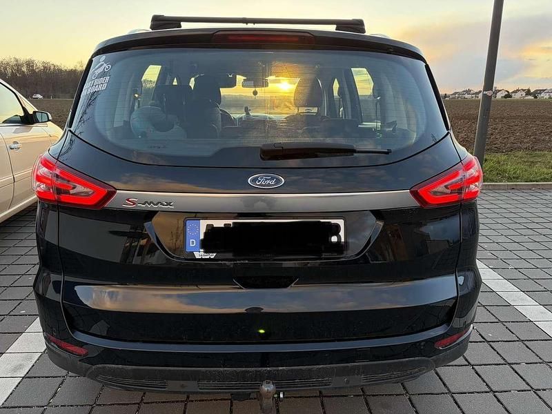 Gebraucht Ford S-MAX Titanium 150 PS (110 kW) 2018 Schwarz Van / Kleinbus