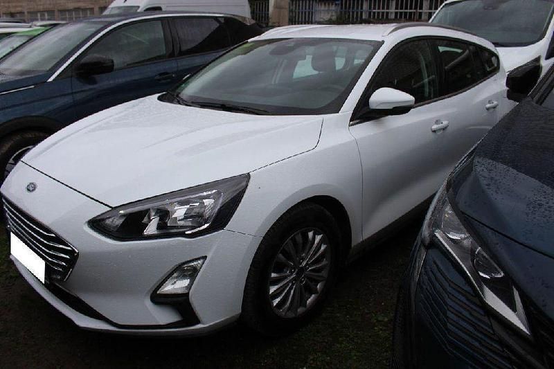Gebraucht Ford Focus Titanium 125 PS (91 kW) 2021 Weiß Kombi