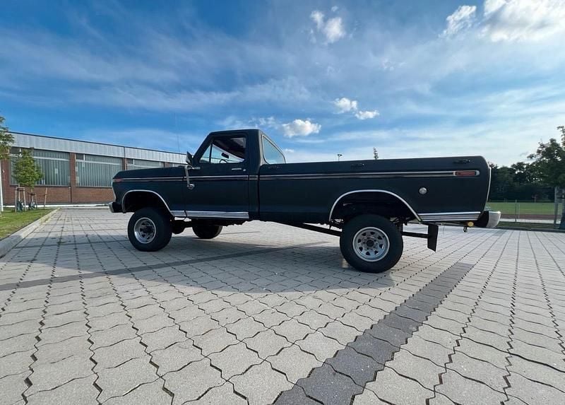 Gebraucht Ford V8 146 PS (107 kW) 1976 Schwarz SUV