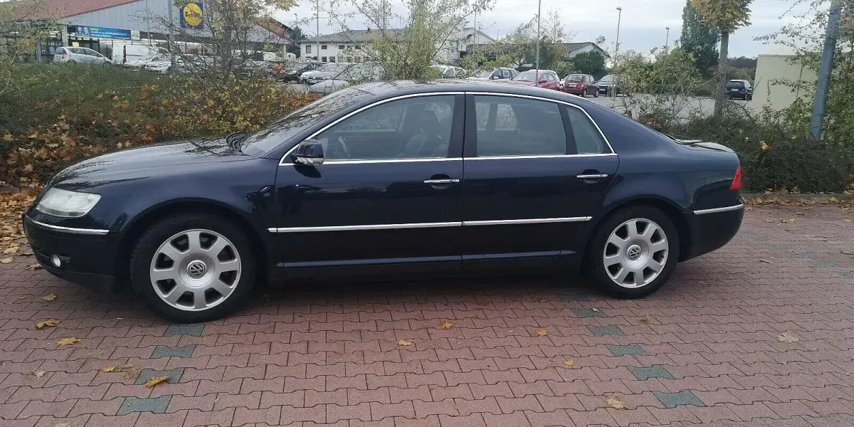 Gebraucht VW Phaeton 335 PS (246 kW) 2003 Blau Limousine