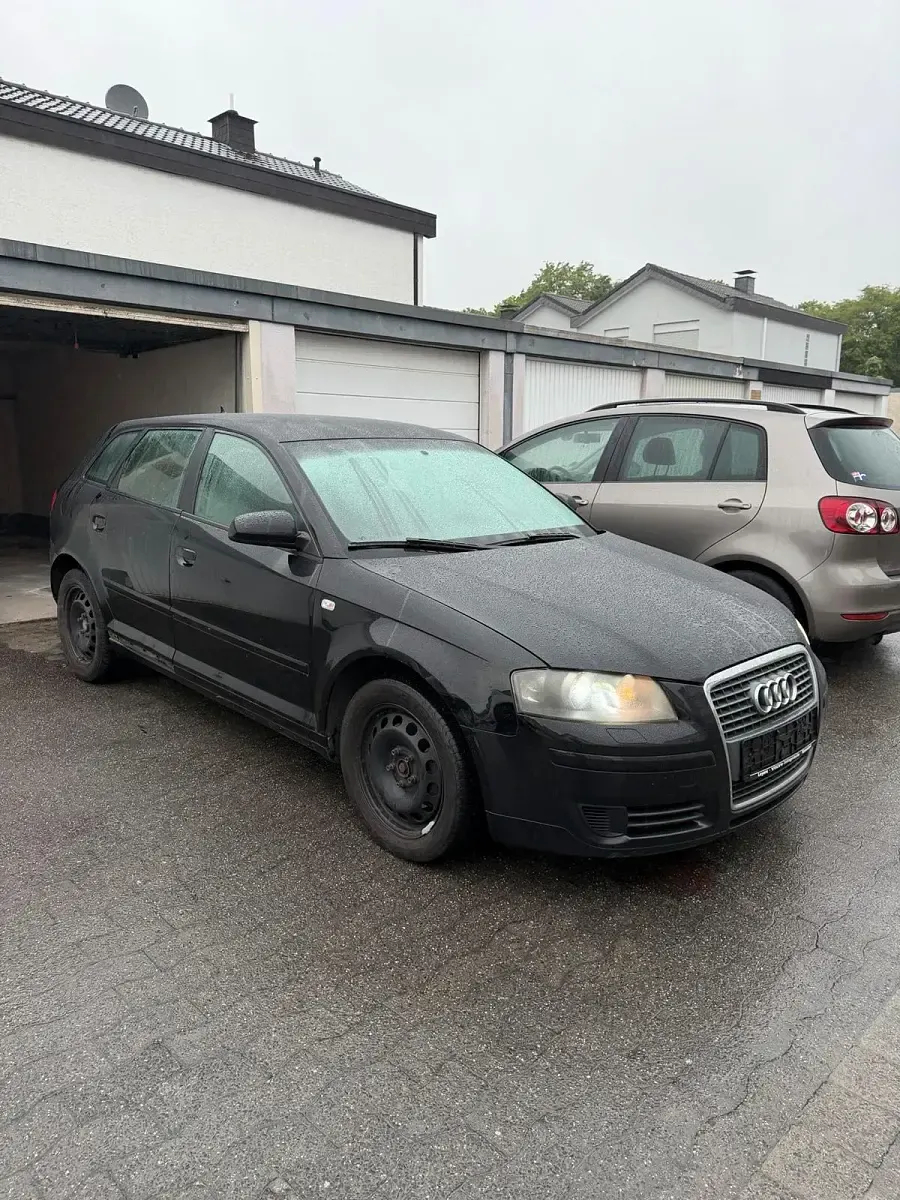Używany Audi A3 Attraction 140 KM (102 kW) 2007 Czarny Hatchback